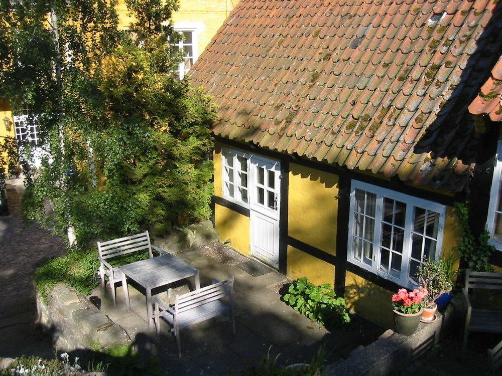 Jantzens Hotel Gudhjem Exterior foto